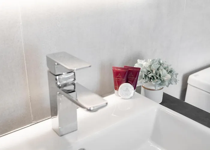호텔 Aspira Gems Center Silom 4*