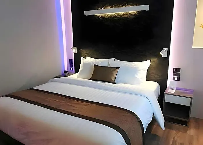 Aspira Gems Center Silom 4*