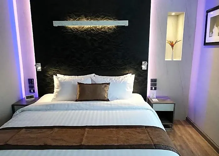 Aspira Gems Center Silom 호텔 4*